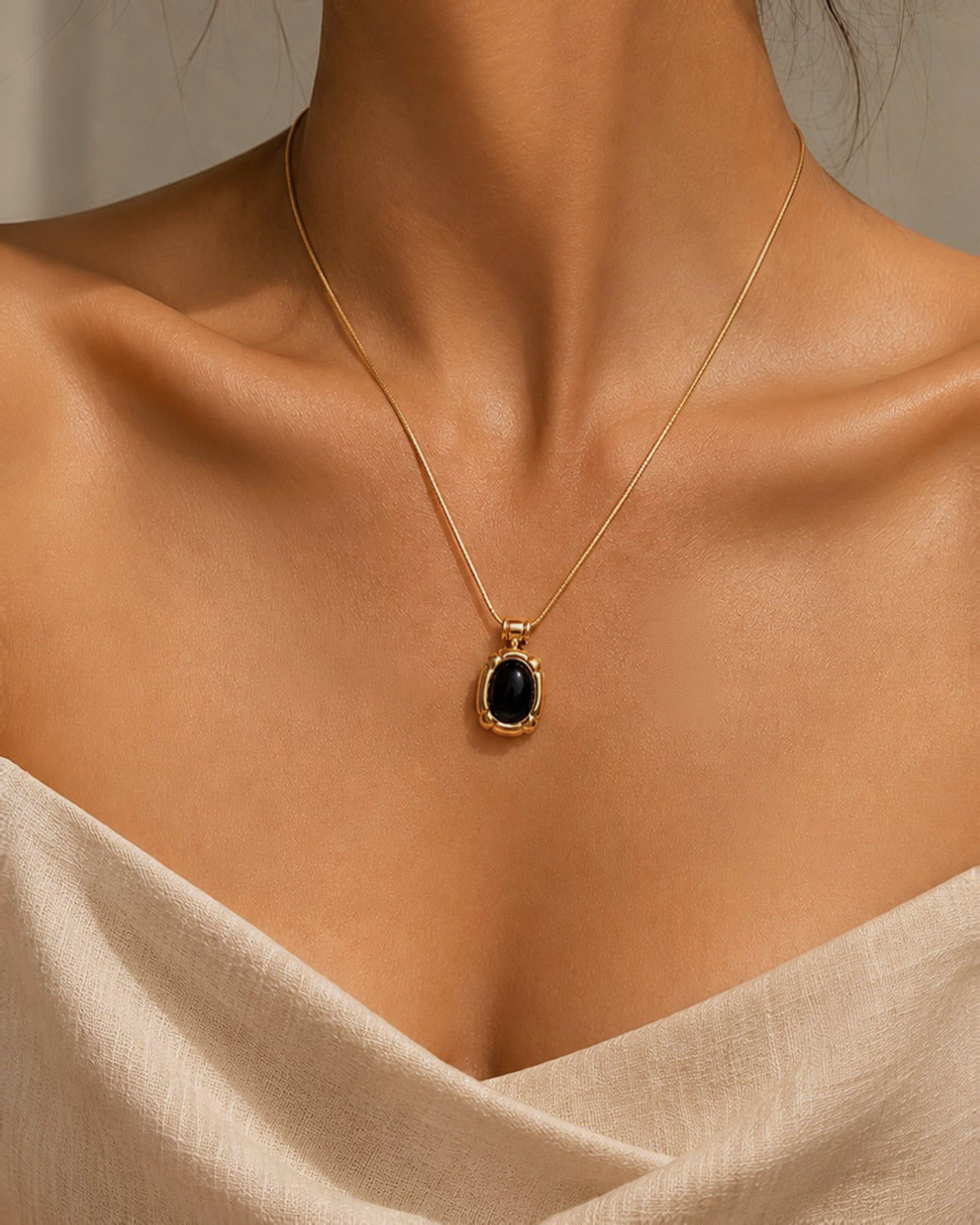 Palmera Stone Necklace Set