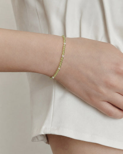 Oliva Peridot Pearl Bracelet