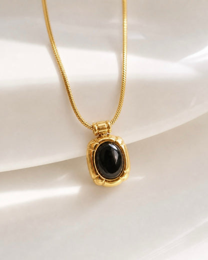 Palmera Stone Necklace Set